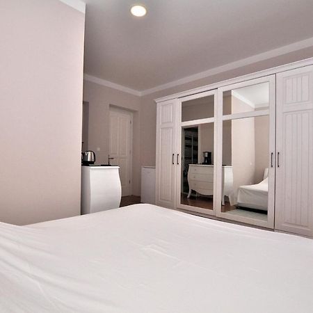 Bedroom With Bathroom Shower Split Eksteriør billede